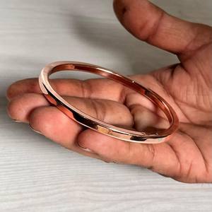 กำไลข้อมือทองแดงแท้ ลวดพันทำมือ กำไลแฟชั่นแบบหนา ปรับขนาดได้ กำไลคริสตัลแบบกำหนดเอง รูปทรงเรขาคณิต สำหรับผู้หญิง - Product Image 3