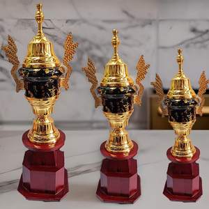 Juego Premium de 3 Trofeos Metálicos para Regalo de Agradecimiento, Premios Deportivos, Trofeo de Reconocimiento Laboral y Premio a Empleados - Product Image 4