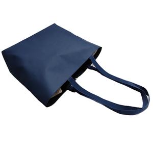 Sac fourre-tout décontracté en nylon enduit imperméable avec doublure intérieure en polyester, sac promotionnel pour cadeaux, offres promotionnelles et expositions - Product Image 3