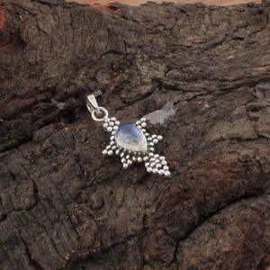 จี้ห้อยคอเงินแท้ 925 ชุบแพลตตินัม ประดับด้วยมูนสโตนสีรุ้งธรรมชาติ ดีไซน์แบบจุด ประกายสีฟ้า วินเทจ ทำมือ - Product Image 3