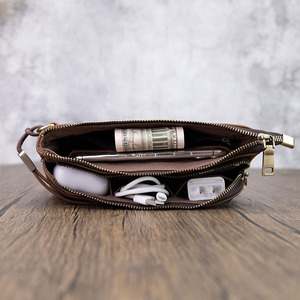 Bolso de mano de cuero de primera calidad con cierre seguro, múltiples ranuras para tarjetas, bolsillo para teléfono y correa desmontable para uso diario. - Product Image 2
