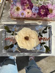 Sculpture de table décorative pour la maison, en résine de fleurs séchées véritables, écologique, peinte à la main, couleur personnalisée, collection Printemps - Product Image 3