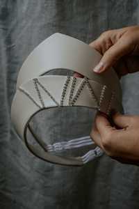 Diadema de tela con bordado de cuentas de luna, de terciopelo granate, accesorio de moda para el cabello para mujer, para fiestas y bodas, en tendencia - Product Image 3