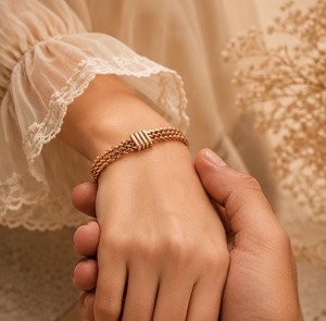 กำไลข้อมือทองแดงทำมือ ดีไซน์เปิดแบบแฟชั่น เครื่องประดับโลหะสุดประณีต กำไลทองแดงบำบัด แรงบันดาลใจจากงานตีขึ้นรูป - Product Image 2