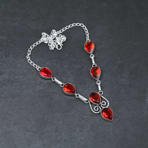 Collier personnalisé en argent sterling 925 fait main avec pierre précieuse grenat rouge pour femme, bijoux inspirés de la foi pour les mariages - Product Image 1