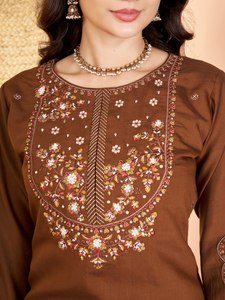 Vestido Tradicional Étnico para Mujer, Color Marrón, de Seda Marina Bordada, Sin Arrugas, de Secado Rápido, Largo hasta el Tobillo, Corte Regular, Estilo Casual, India - Product Image 4