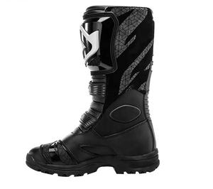Chaussures de moto de course protectrices avec semelle amortissante, embout renforcé, protections de cheville et design respirant et confortable. - Product Image 2