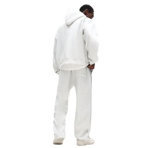 Sudadera con capucha y cremallera para hombre, de felpa francesa de 500 GSM, con logo frontal personalizado, estampado en relieve y ribete en contraste. - Product Image 2
