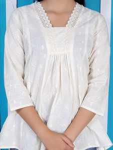 Blusa Blanca Premium para Mujer, Bordada con Flores, Estilo Casual Étnico, Cuello en V, Mangas Tres Cuartos, 100% Algodón, Holgada - Product Image 5