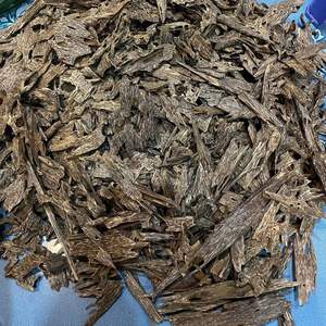 Chips de Agarwood Silvestre Especial AA+ Grado Bakhoor Árabe, Oud Dulce y Ahumado de Vietnam, Precio al por Mayor - Product Image 1