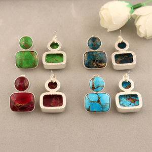 Boucles d'oreilles clous en cuivre plaqué argent 18 carats avec pierres précieuses turquoise pour femmes, style tendance et unique, bijoux minimalistes et audacieux, vente en gros - Product Image 6