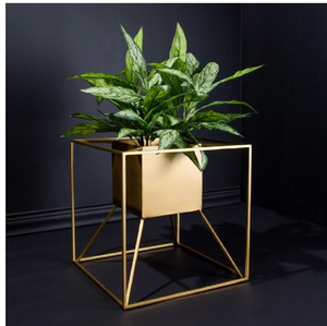 Macetas con un llamativo diseño geométrico en blanco y negro sobre altos soportes metálicos, disponibles a precios de mayorista para un estilo moderno. - Product Image 2