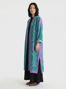 Elegante Chaqueta Larga de Terciopelo Bordado Morado con Diseño Floral Verde, Estilo Bohemio, Manga Larga, Ropa de Abrigo para Invierno - Product Image 3