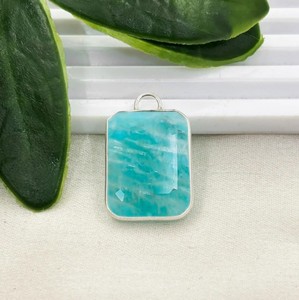 Colgante de Bisutería con Gema Rectangular de 20x15 MM - Joyería Hecha a Mano - Colgante de Moda Chapado en Plata - Product Image 6
