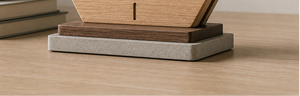 Horloge de bureau hexagonale minimaliste en bois avec cadran en marbre, mouvement à quartz silencieux - Product Image 3