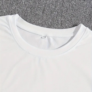 ชุดลำลองกีฬาผู้ชายแบบใหม่ปี 2026 เสื้อยืดผ้าฝ้ายพิมพ์ลายและกางเกงขาสั้น ชุดสองชิ้นสำหรับผู้ชาย - Product Image 4