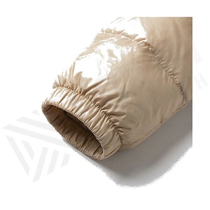 Abrigo Largo Acolchado con Capucha para Mujer, 100% Poliéster, Manga Larga, Color Sólido, Cierre de Botones, Grosor Estándar - Product Image 6