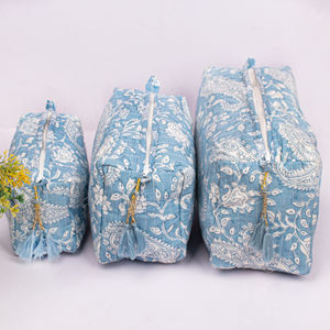 Trousse de Maquillage Vintage Grande en Coton Matelassé Écologique Réutilisable Portable Imprimée à la Main Lavable avec Fermeture Éclair Tendance - Product Image 1