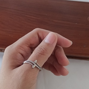 Anillo de Plata de Ley 925 con Cruz de Circonia Cúbica y Banda Curva para Mujer, Anillo de Cóctel Religioso Cristiano, Regalo de Joyería Fina - Product Image 4