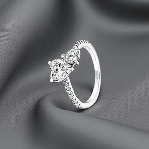 Anillo de Oro con Doble Corazón, Anillo de Promesa para Mujer, Joyería Romántica Minimalista, Regalo de Aniversario Único para Ella - Product Image 1