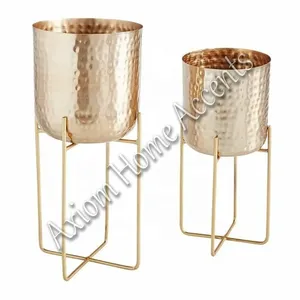 Maceta Moderna y Elegante de Cerámica para Suculentas y Plantas Pequeñas, Decoración para Interiores del Hogar y Accesorio de Jardín, Axiom Accents - Product Image 4