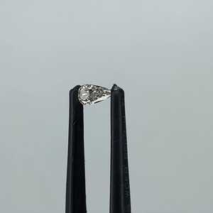 Anillo de Compromiso con Diamante Blanco Corte Pera de 0.21 CT, 6.2 X 3.0 MM, Cultivado en Laboratorio |   Certificado por IGI - Product Image 2