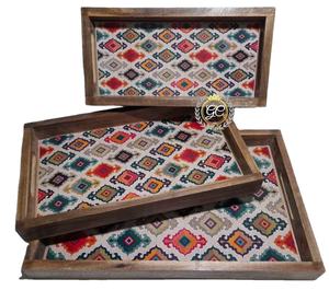 Juego más vendido de 3 bandejas de servicio de madera de mango natural con impresión personalizable - Product Image 2