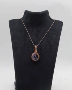 Collier en pierre de zircon avec pendentif en fil de cuivre |   Collier en cristal fait main - Product Image 3