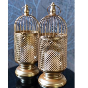 Farol Marroquí Clásico de Hierro en Color Dorado Antiguo, Portavelas de Diseño Clásico para Jardín y Sala de Estar - Product Image 4