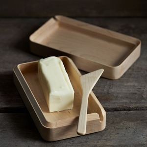 Plateau à beurre rectangulaire en bois massif avec spatule, matériau naturel, décoration de table moderne - Product Image 2