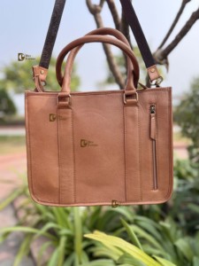 Bolso de Hombro de Cuero de Piel de Vaca con Grabado a Mano, Diseño Nuevo, Estilo Bohemio Gitano Vintage, Hecho a Mano, Elegante - Product Image 3