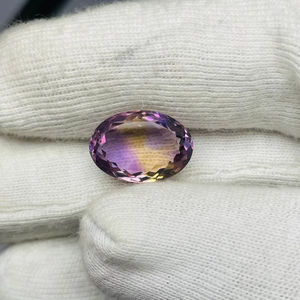 อเมทรินธรรมชาติทรงรี น้ำหนัก 110.02 กะรัต คุณภาพดีเยี่ยม พร้อมประกายเงางามและสีสวยงาม เหมาะสำหรับการขัดเจียรและตกแต่งอย่างสมบูรณ์แบบ - Product Image 3