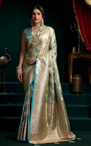 Sari moderne en satin de soie avec pallu élégant à pompons pour bal de promo, Diwali, mariage - Séchage rapide - Product Image 3