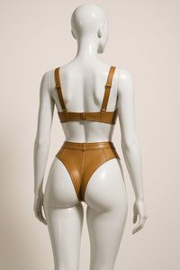 Ensemble soutien-gorge à armatures et culotte taille haute en similicuir premium pour femme avec sangle réglable – Ensemble lingerie deux pièces tendance - Product Image 2