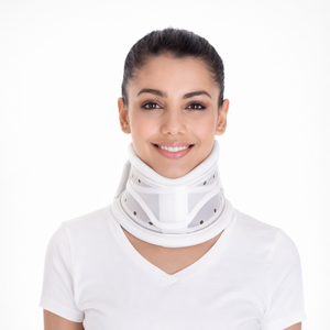 Collier cervical rigide réglable pour le soutien du cou |   Coussin moelleux au design confortable pour soulager la douleur, corriger la posture et favoriser la récupération - Product Image 2