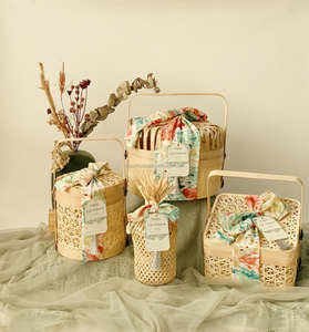 Cesta de Almacenamiento Multiusos Sisu Handicraft, Hecha a Mano, de Bambú Verde y Rojo Natural, Ecológica y Segura para Alimentos - Product Image 5