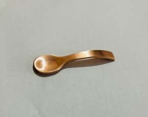 Cuchara de Cobre Puro Hecha a Mano para Shilajit, Miel, Mermelada, Té y Café, Ecológica - Product Image 1