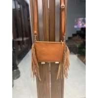 Sac à bandoulière élégant en cuir de vache avec pompon pour femme avec pochettes LB 1030