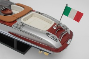 Modèle de bateau rapide italien artisanal en bois RIVA AQUARIVA GUCCII SILVER PAINTED édition spéciale pour décoration de bureau ou cadeau - Product Image 4