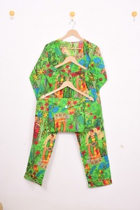 Conjunto de Pijama de Algodón Estampado a Mano para Mujer, Ropa de Dormir con Estampado Floral, Cuello Redondo, Conjunto de Tres Piezas - Product Image 6