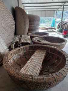 เรือคอราเคิลเวียดนามทำมือ 2 เมตร ทำจากไม้ไผ่ถักเคลือบไฟเบอร์กลาส สำหรับตกปลาและขนส่ง พร้อมม้านั่งและไม้พาย - Macy - Product Image 6