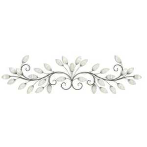 Grille murale vintage de style provincial français en métal, ornement en fer filigrané, décoration murale avec finition blanc antique - Product Image 1