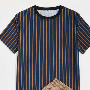 เสื้อยืดคอกลมลายทางสำหรับผู้ชายพร้อมกางเกงขาสั้นสีเบจชุดลำลองฤดูร้อนผ้าฝ้ายระบายอากาศได้ดีแขนสั้นทรงปกติ - Product Image 4