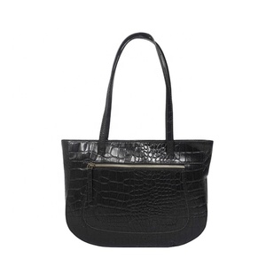 Sac à main en cuir véritable texturé croco de qualité supérieure, finition polie, design géométrique bohème vintage avec pompon, fournisseur indien - Product Image 1