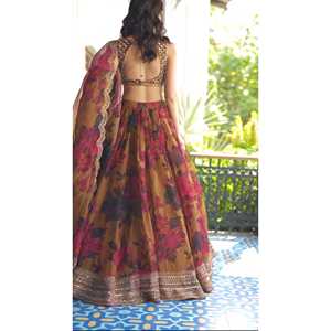 Lehenga Choli de Diseño Artesanal JD, Corte en A, para Fiestas, con Estampado Floral Digital, Tela de Organza, Cintura Natural, Espalda Descubierta - Product Image 1