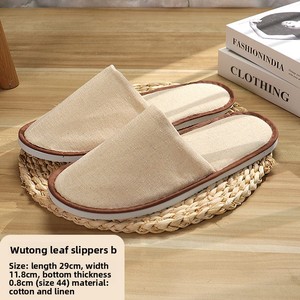 Chaussons jetables antidérapants et résistants à l'usure pour hôtels, parfaits pour les voyages, les centres de villégiature et les spas - Product Image 4