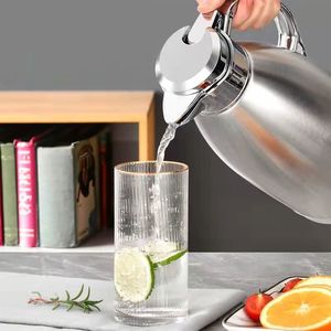 Gourde isotherme en acier inoxydable à 3 couches de 1,8 L pour boissons chaudes et froides, carafe thermique pour eau et café - Product Image 1