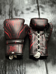 Guantes de Boxeo de Nuevo Diseño en Cuero, Personalizables con Cierre de Cordones o de Velcro, Correa de Muñeca Ajustable, Impresión por Sublimación - Product Image 4