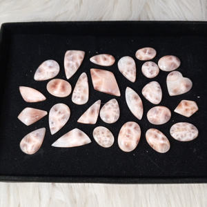 หินอัญมณีธรรมชาติบำบัดขนาด30-50มม. ทำจากหินอัญมณีทรงหลังเบี้ยจากอินโดนีเซีย - Product Image 5