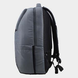 Sac à dos pour ordinateur portable Arctic Fox Stunt Grey avec port de charge USB, design moderne et léger pour les étudiants, le bureau et l'université - Product Image 3